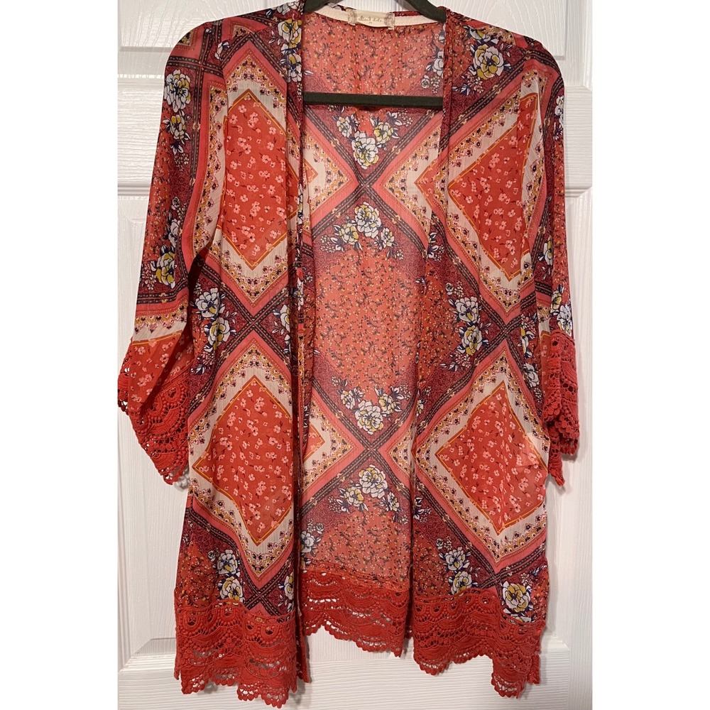 Altar'd State Womens M Coral Floral Patchwork Crochet Trim Kimono‎ Coverup